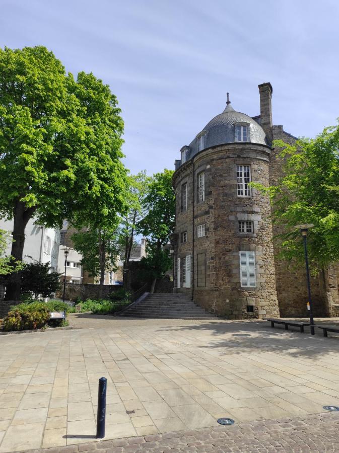 Aux Trois Palmiers Bed and Breakfast Saint-Brieuc Exteriör bild